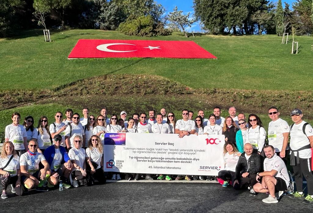 SERVIER, İstanbul Maratonu’nda tıp öğrencilerine destek için koştu